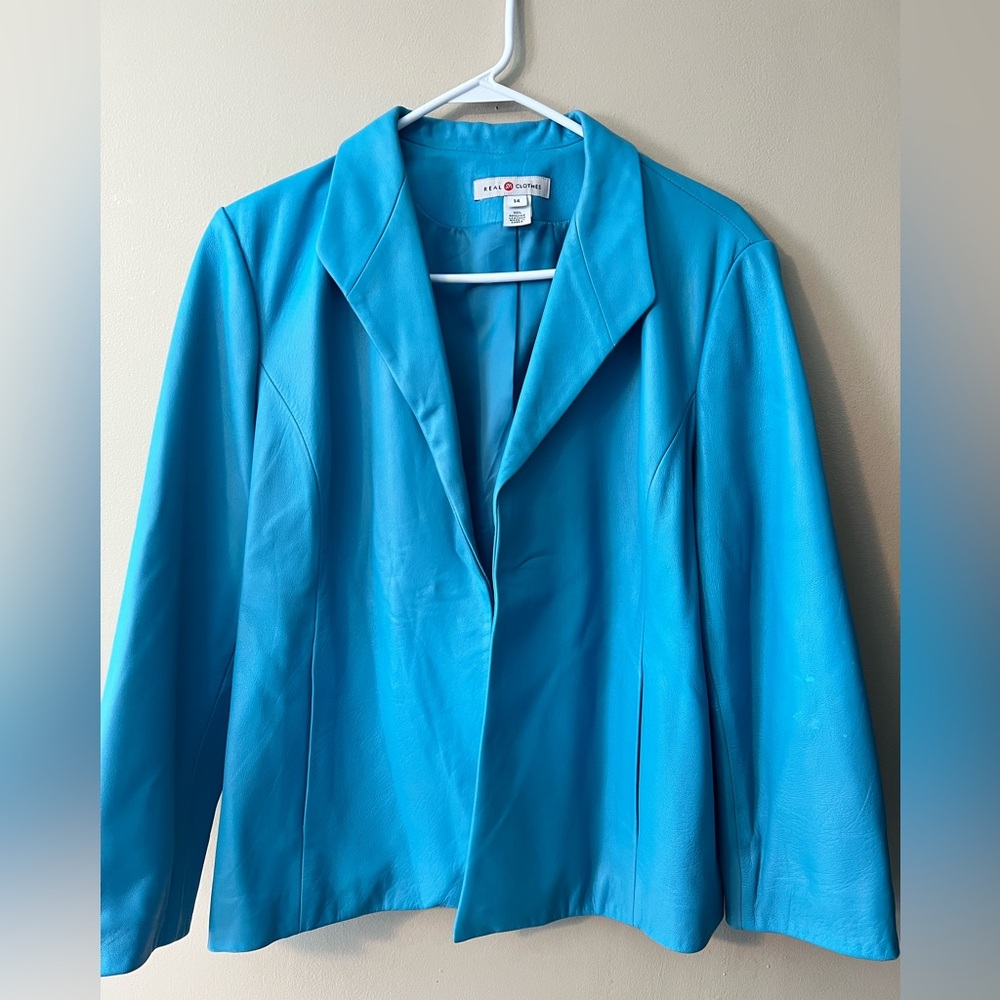 Vintage Real Clothes by Saks fifth Ave open lined turquoise 💯 leather blazer.